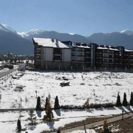 1 Bed - Sleeps 4 - Pets - Mountain Views