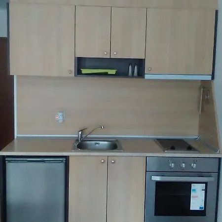 1 Bed - Sleeps 4 - Pets - Mountain Views Lägenhet Razlog
