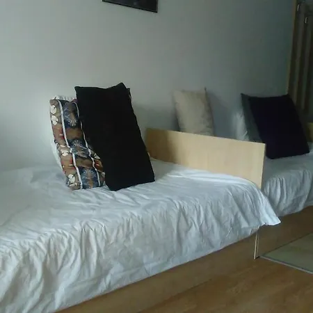 1 Bed - Sleeps 4 - Pets - Mountain Views